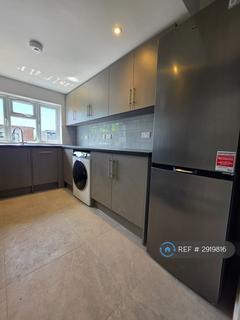 3 bedroom terraced house to rent, Ordnance Road, Enfield, EN3