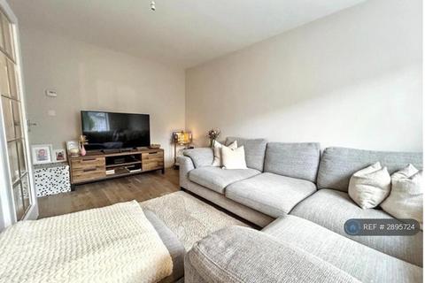 3 bedroom semi-detached house to rent, Penwethers Crescent, Truro, TR1