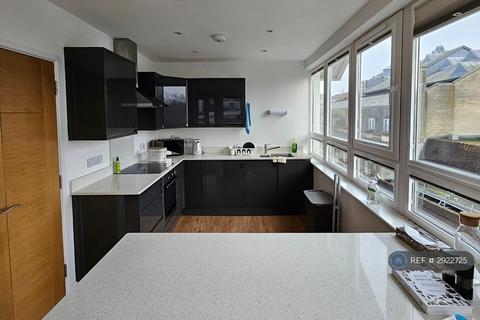 2 bedroom flat to rent, St. Giles Court, Bristol, BS1