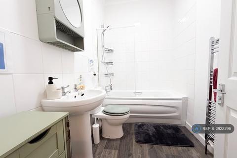 1 bedroom in a house share to rent, Twyford Avenue, Portsmouth, PO2