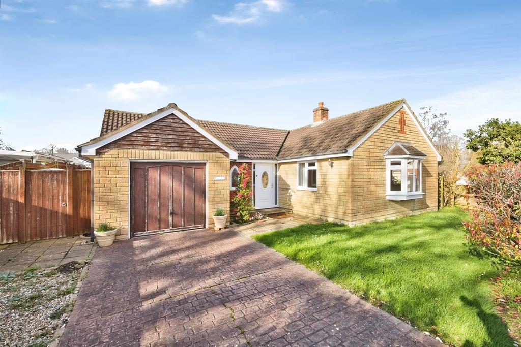 3 bedroom detached bungalow for sale