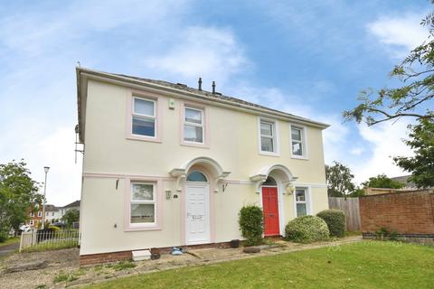 2 bedroom terraced house to rent, Plover Walk, Aylesbury HP19