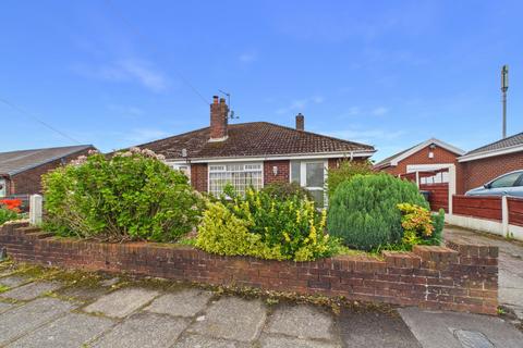 2 bedroom bungalow for sale, School Avenue, Greater Manchester OL6