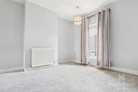 2 bedroom terraced house to rent, Foljambe Road, Chesterfield S43