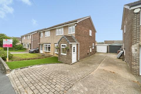 3 bedroom semi-detached house for sale, Highlea Close, Yeadon, Leeds