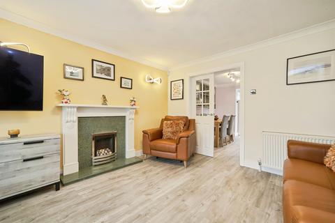 3 bedroom semi-detached house for sale, Highlea Close, Yeadon, Leeds