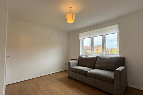 1 bedroom flat to rent, Walpole Road, Slough, SL1 6PA