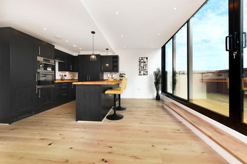 2 bedroom penthouse for sale, Cathedral View, Chelmsford