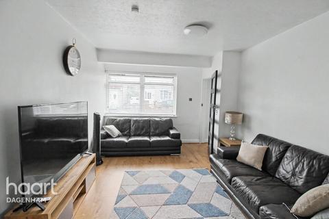 3 bedroom semi-detached house to rent, Third Avenue, DAGENHAM