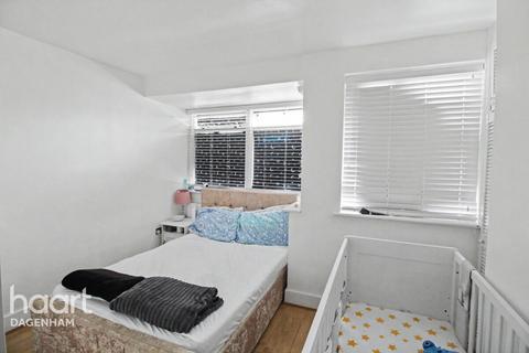 3 bedroom semi-detached house to rent, Third Avenue, DAGENHAM