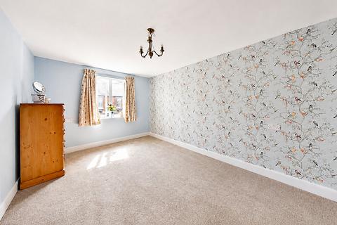 2 bedroom flat for sale, Thwaytes Court, Minster Drive, Herne Bay, CT6 8BF