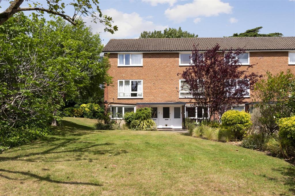 Detached house exterior, garden