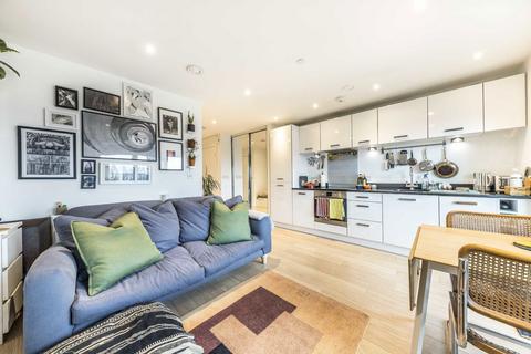 1 bedroom flat to rent, Atkins Square, London E8