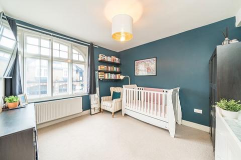 2 bedroom flat for sale, Merton Hall Road, London SW19