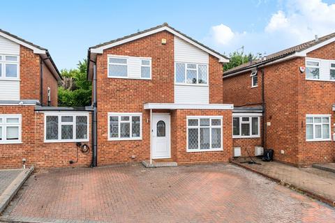 Howard Close, Bushey WD23