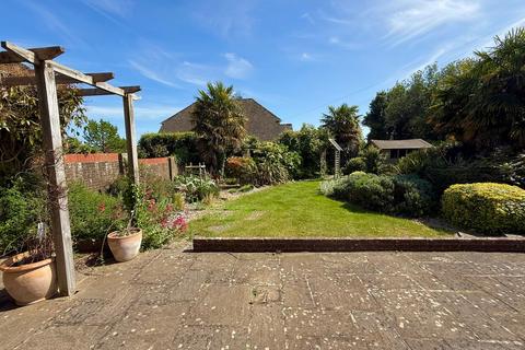 4 bedroom chalet for sale, Lansdowne Road, Angmering