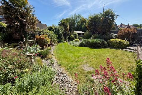 4 bedroom chalet for sale, Lansdowne Road, Angmering