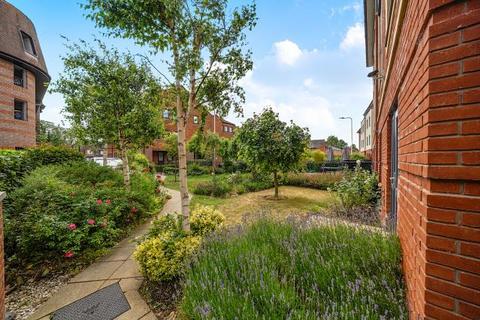 undefined, Avonbank Lodge, Newbury