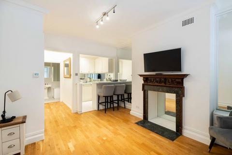 Studio to rent, Hans Place, Knightsbridge, London, SW1X
