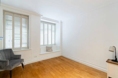 Studio to rent, Hans Place, Knightsbridge, London, SW1X
