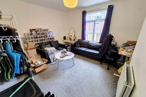 3 bedroom semi-detached house for sale, Village Place, Leeds