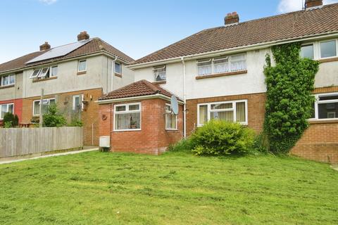 Semi-detached house - Ffordd Ganol, Bridgend