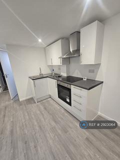 Studio to rent, Godman Road, Grays, RM16