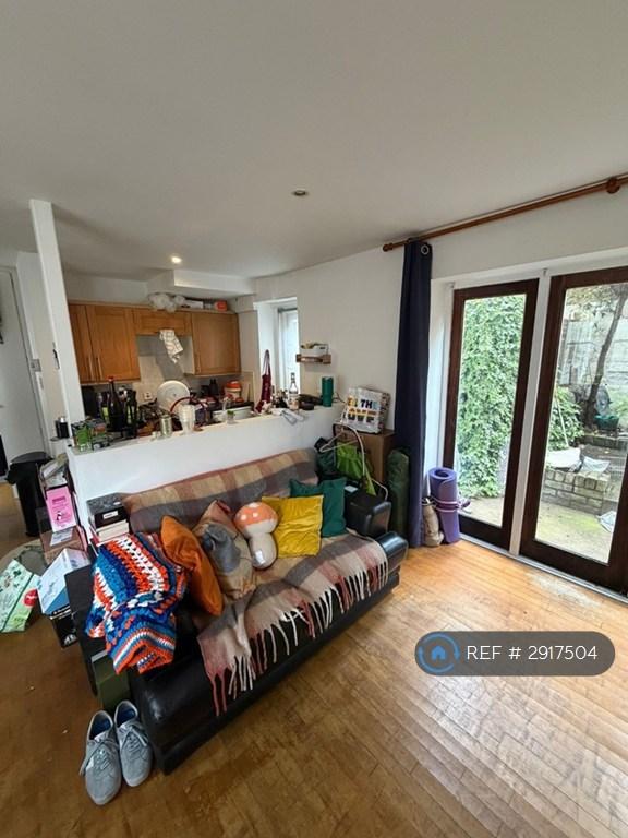 Apartment in London, Shepherd's Bush - View 2