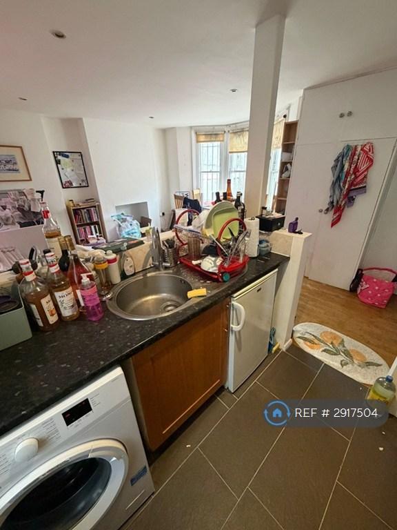 Apartment in London, Shepherd's Bush - More