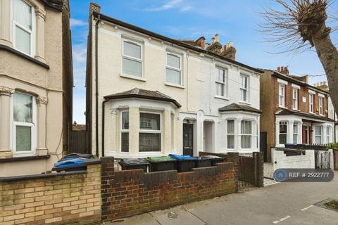 4 bedroom semi-detached house to rent, Davidson Road, East Croydon, CR0