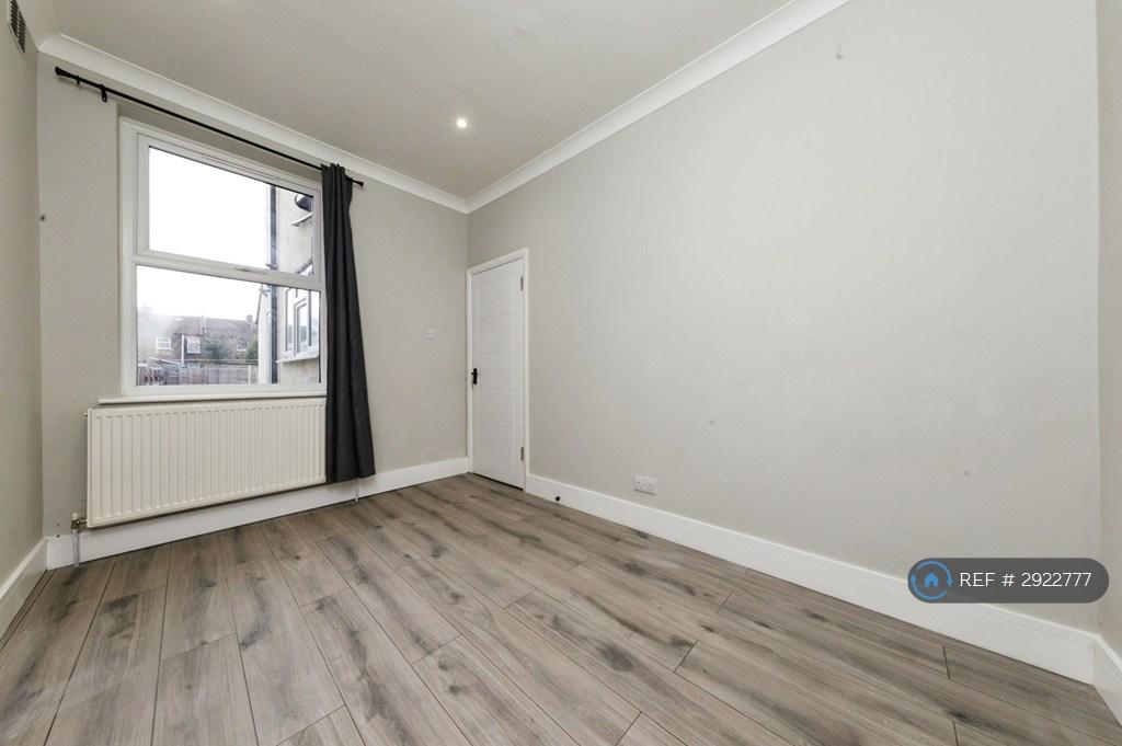House in London, Selhurst - More