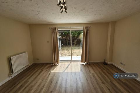3 bedroom end of terrace house to rent, Mill Bridge Place, Uxbridge, UB8