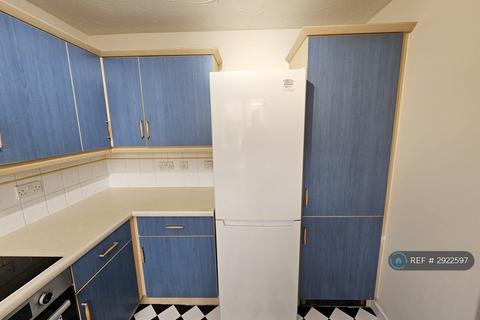 3 bedroom end of terrace house to rent, Mill Bridge Place, Uxbridge, UB8