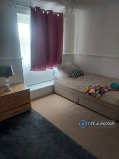 3 bedroom terraced house to rent, Macauley Place, Kilmarnock, KA3