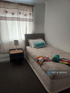 3 bedroom terraced house to rent, Macauley Place, Kilmarnock, KA3