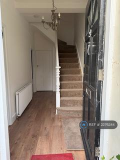 4 bedroom terraced house to rent, Wentworth Road, London, E12
