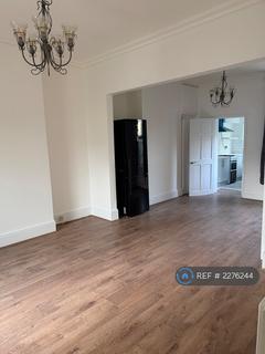 4 bedroom terraced house to rent, Wentworth Road, London, E12