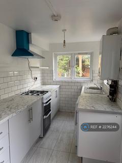 4 bedroom terraced house to rent, Wentworth Road, London, E12