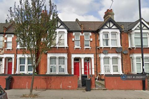 1 bedroom in a house share to rent, Hertford Road, London, N9