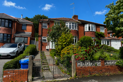 4 bedroom semi-detached house for sale, Agecroft Road East, MANCHESTER, M25