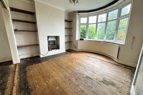4 bedroom semi-detached house for sale, Agecroft Road East, MANCHESTER, M25