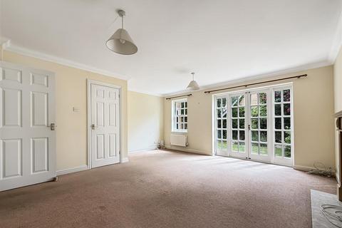 3 bedroom link detached house to rent, Old Ferry Road, Wivenhoe, Colchester
