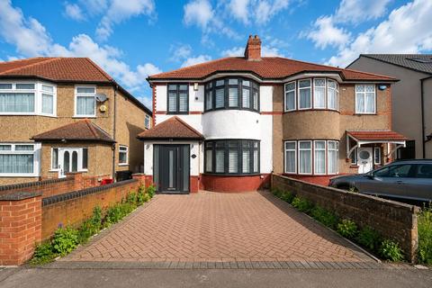4 bedroom semi-detached house to rent, Worton Gardens, Isleworth TW7
