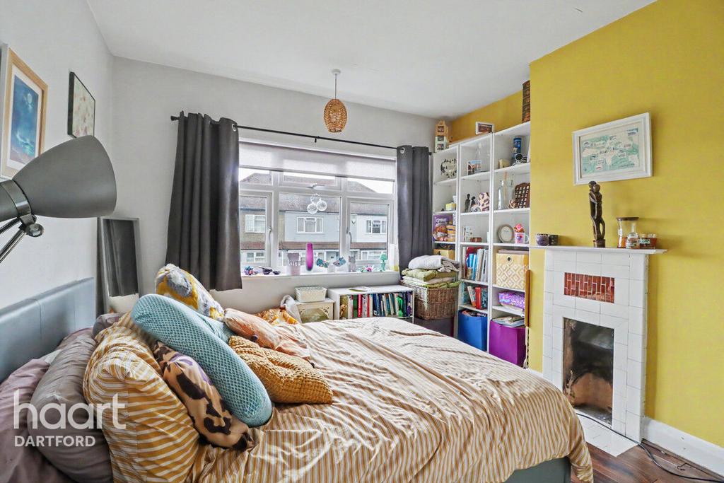 Bedroom, fireplace