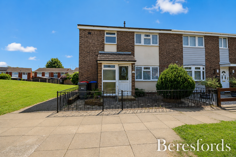 3 bedroom end of terrace house for sale, Sycamore Close, Witham, CM8