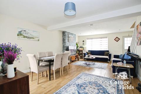 undefined, Stoneleigh Avenue, Enfield, EN1