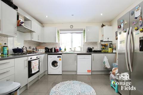 undefined, Stoneleigh Avenue, Enfield, EN1
