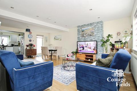 undefined, Stoneleigh Avenue, Enfield, EN1