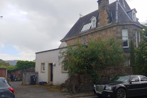 3 bedroom flat to rent, Irvine Place, Stirling, FK8