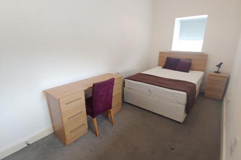 3 bedroom flat to rent, Irvine Place, Stirling, FK8